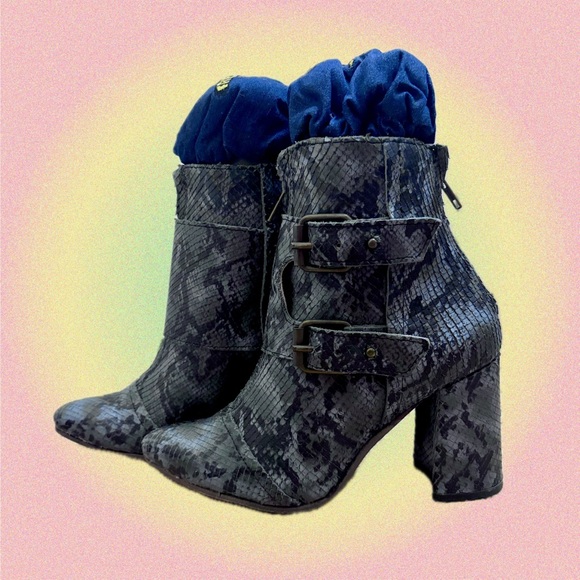 Freebird by Steven Joey Slate Blue Snakeskin Genuine Leather Chunky Heel Booties - Picture 4 of 7